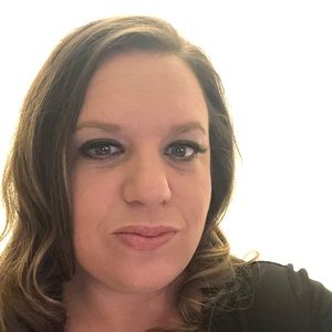 Meet your Posher, Alyson